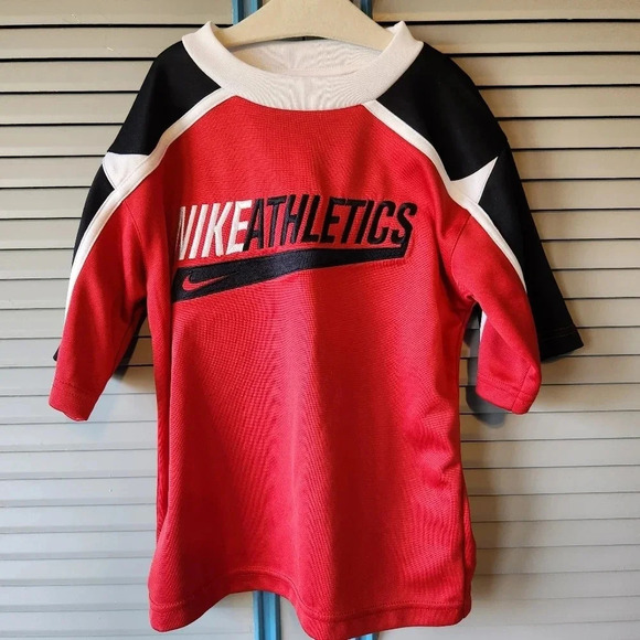 Nike red and black jersey - Picture 1 of 14